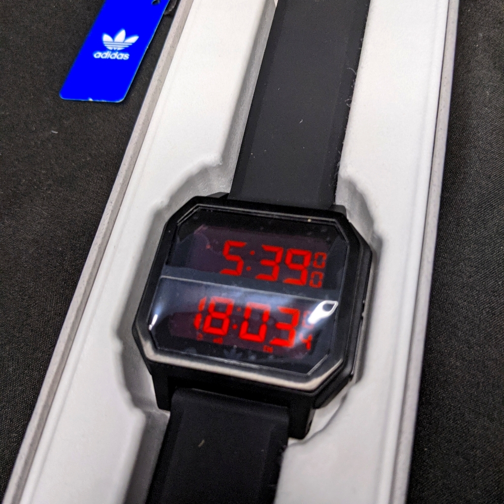 Adidas Archive R2 Watch - Picture 2 of 2